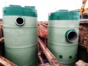 多罐體組合雨水泵站：常規(guī)雨水泵站流量較大，單罐沒法滿足水量要求。有多個標(biāo)準(zhǔn)罐體組合，并對進(jìn)水管和出水管進(jìn)行流量設(shè)計(jì)，滿足瞬間流量需求，穩(wěn)定運(yùn)行。 泵站優(yōu)勢：根據(jù)客戶需要可訂制組合泵站，可設(shè)計(jì)兩個或兩個以上標(biāo)準(zhǔn)泵站，實(shí)現(xiàn)多種布置型式的自由組合，完全滿足客戶的一切需要。每個單元均在工廠內(nèi)預(yù)裝和測試完...